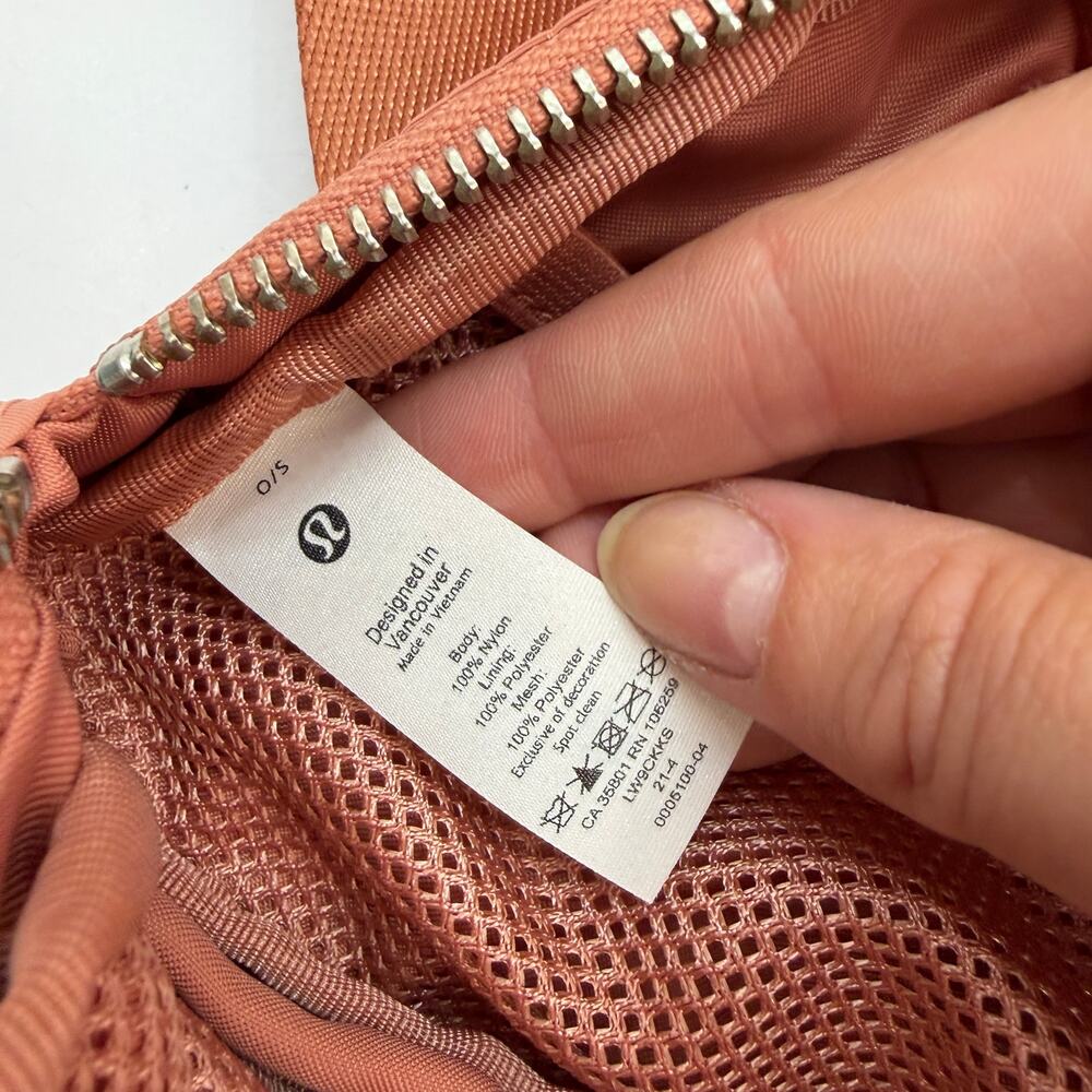 Lululemon Everywhere Belt Bag in Pink Savannah - Picture 5 of 6